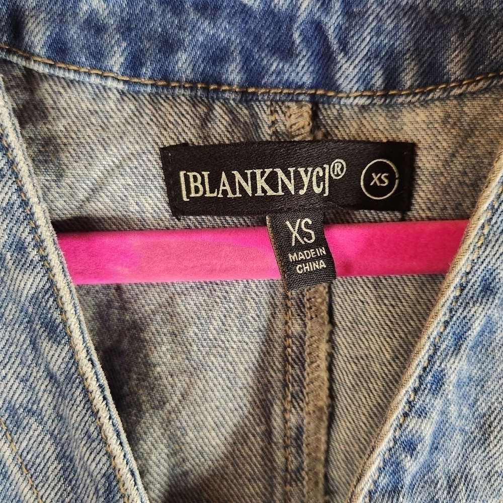 Blank NYC NWT Distressed Cropped Denim Jumpsuit Women's Size XSmall - Picture 5 of 13